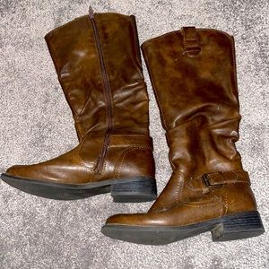 Women’s high knee boot